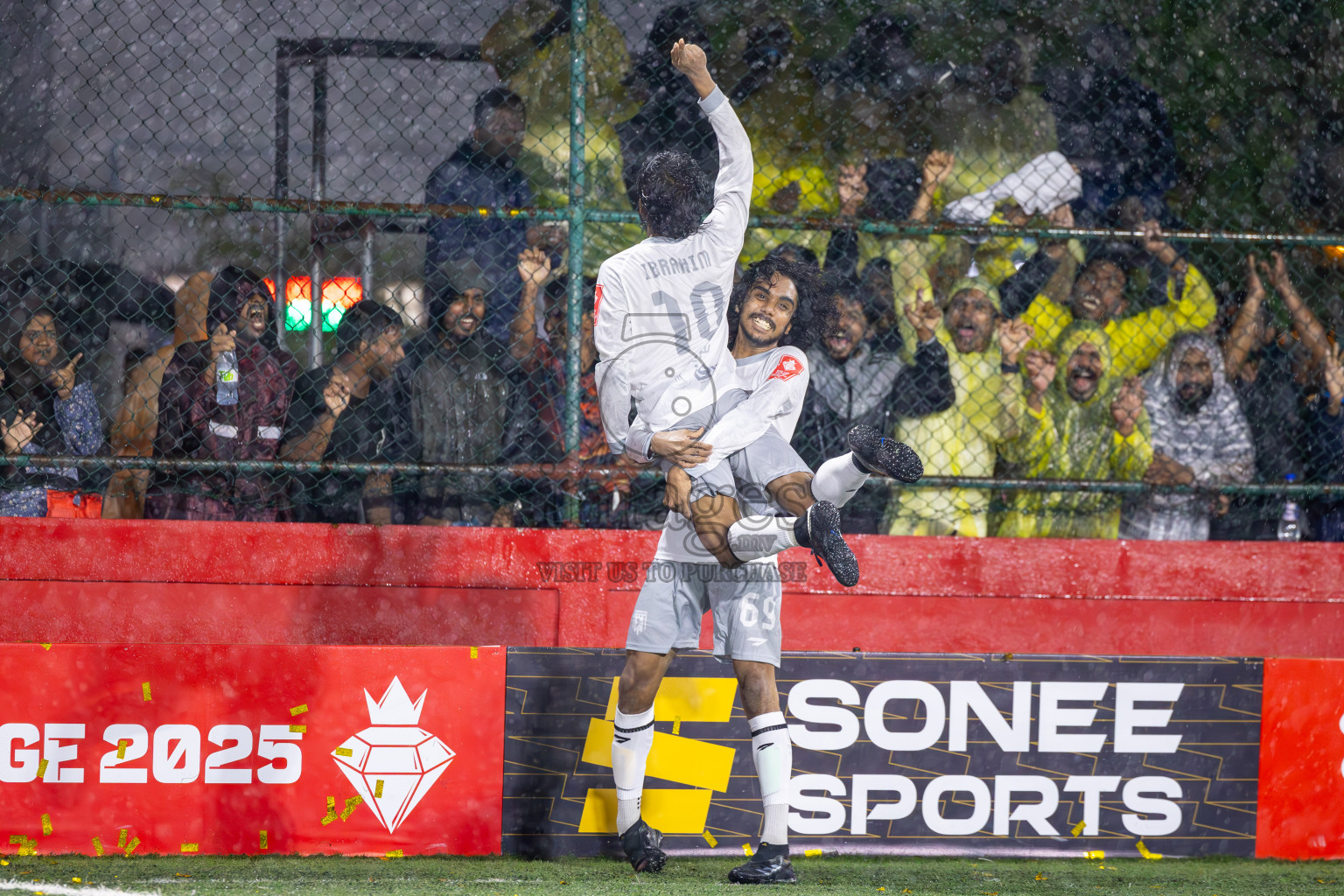 Lh Naifaru vs Lh Kurendhoo on Day 22 of Golden Futsal Challenge 2025 was held on Sunday , 26th January 2025, in Hulhumale', Maldives.
Photos: Ismail Thoriq / images.mv