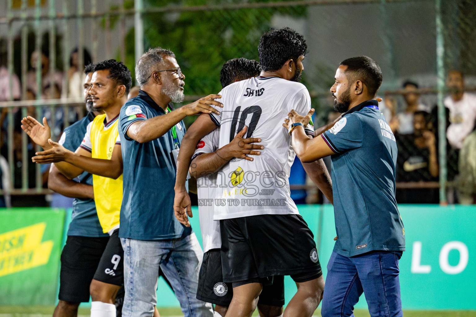 TEAM BADHAHI vs KULHIVARU VUZARA CLUB in the Semi-finals of Club Maldives Classic 2024 held in Rehendi Futsal Ground, Hulhumale', Maldives on Tuesday, 19th September 2024. 
Photos: Ismail Thoriq / images.mv