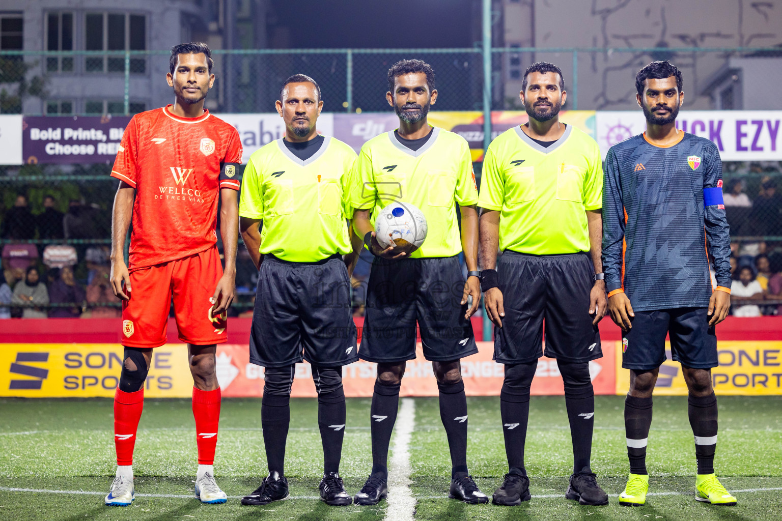 GA Dhevvadhoo vs GA Maamendhoo in Day 14 of Golden Futsal Challenge 2025 was held on Saturday, 18th January 2025, in Hulhumale', Maldives. Photos: Nausham Waheed / images.mv