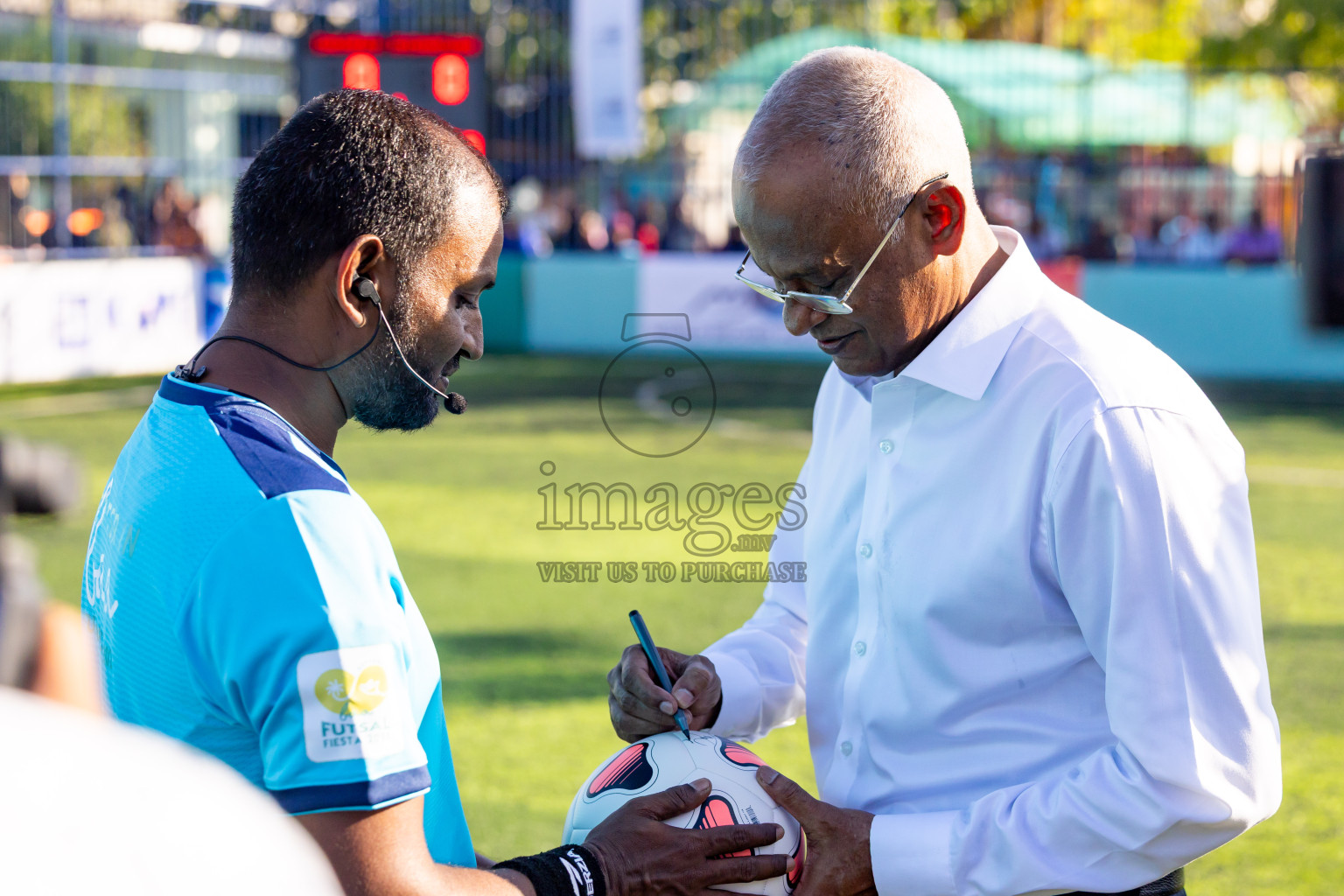 Dhonfanu vs Eydhafushi in Day 1 of Better in Baa Futsal Fiesta 2025 Woman's division held in B. Eydhafushi, Maldives on Wednesday, 5th November 2025. Photos: Nausham Waheed / images.mv