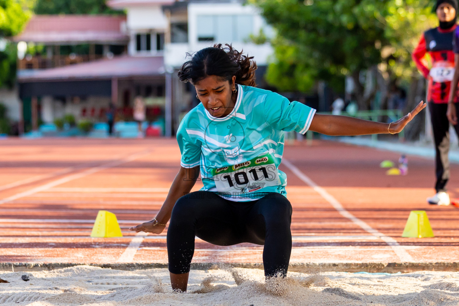 Day 2 of Inter-school Athletics Championship 2025 held in Ekuveni Synthetic Track, Male', Maldives on Tuesday, 07th October 2025. Photos by: Nausham Waheed / Images.mv