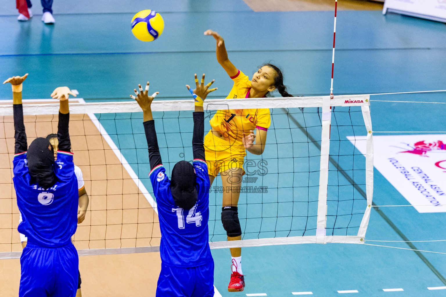 Maldives vs Sri Lanka in Day 2 of CAVA U20 Woman's Volleyball Championship 2024 was held in Social Center, Male', Maldives on 19th July 2024. Photos: Nausham Waheed / images.mv