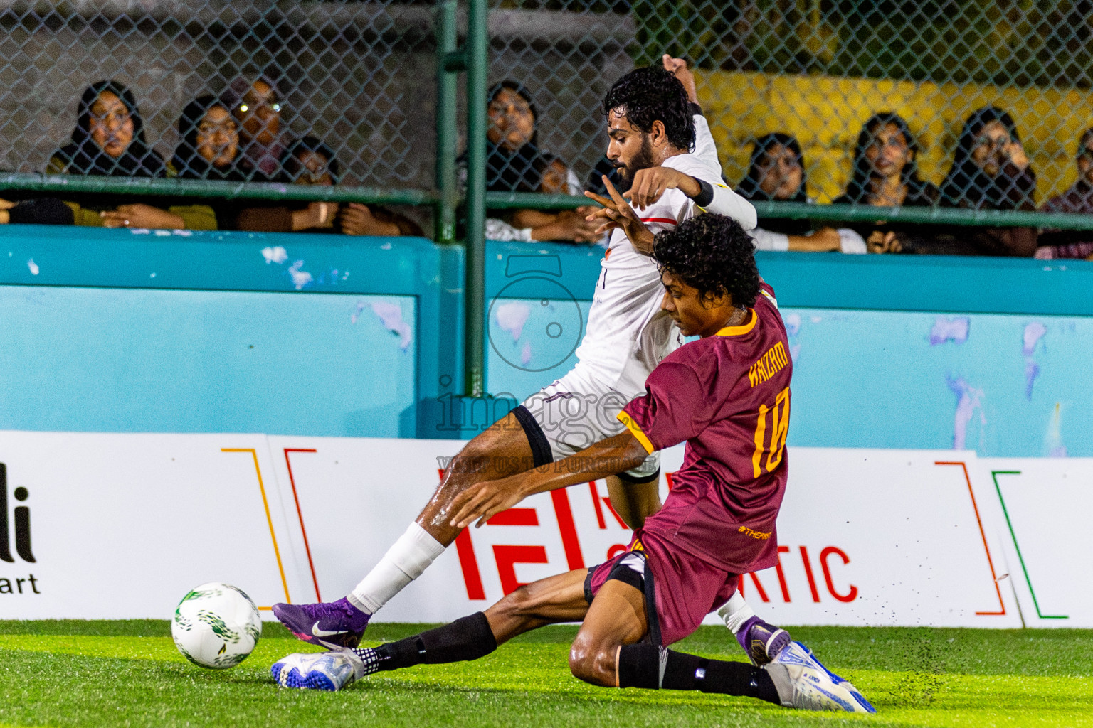 Ifhaams vs Comienzo fc in Semi Finals of Laamehi Dhiggaru Ekuveri Futsal Challenge 2025 was held on Sunday, 27th July 2025, at Dhiggaru Futsal Ground, Dhiggaru, Maldives Photos: Nausham Waheed  / images.mv