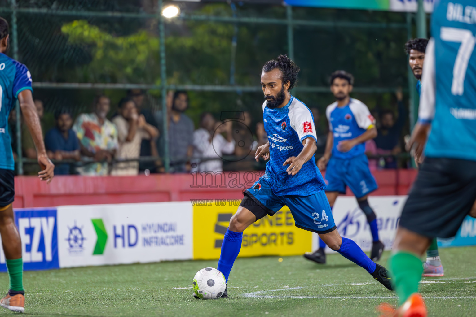 M Mulak vs F Bilehdhoo on Day 36 of Golden Futsal Challenge 2024 was held on Wednesday, 21st February 2024, in Hulhumale', Maldives
Photos: Ismail Thoriq, / images.mv