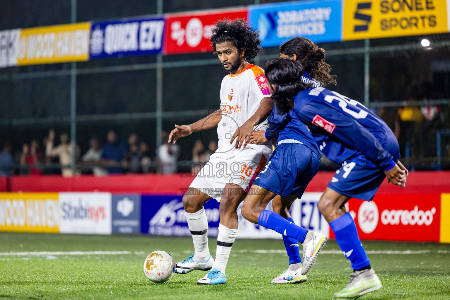 GA Maamendhoo VS GA Villingili in Day 8 of Golden Futsal Challenge 2025 was held on Sunday, 12th January 2025, in Hulhumale', Maldives Photos: Nausham Waheed , Ismail Thoriq / images.mv