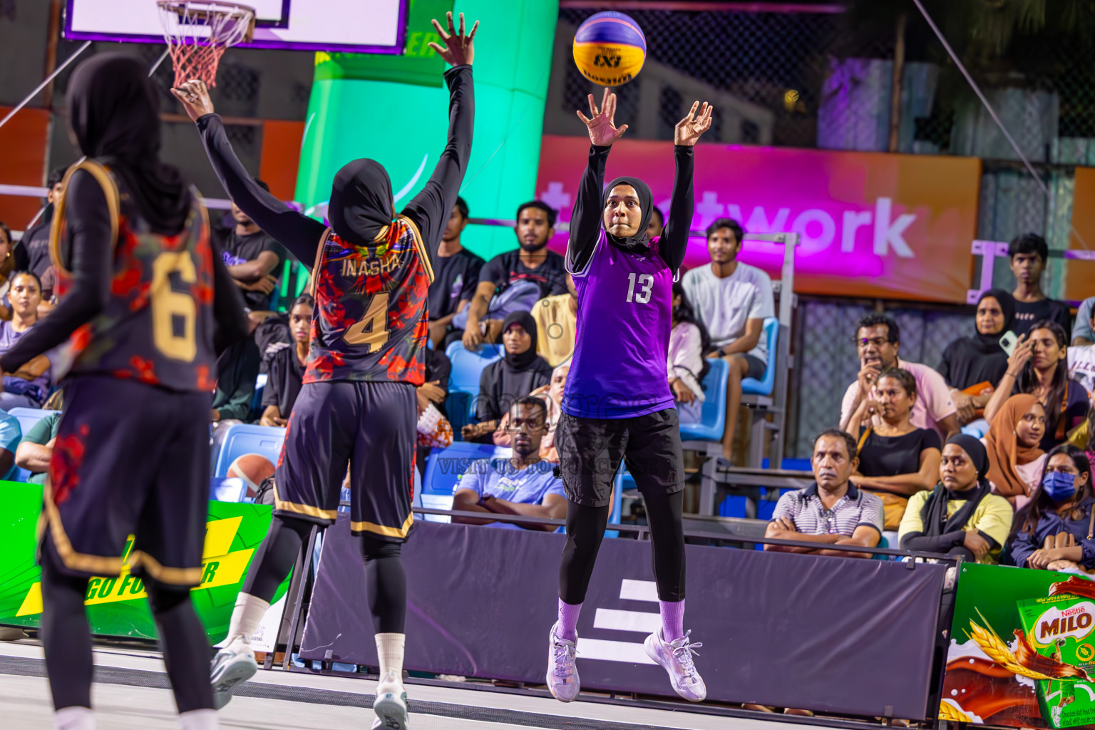 Final Day of MILO Ramadan 3x3 Challenge 2024 was held in Ekuveni Outdoor Basketball Court at Male', Maldives on Tuesday, 19th March 2024.
Photos: Ismail Thoriq / images.mv