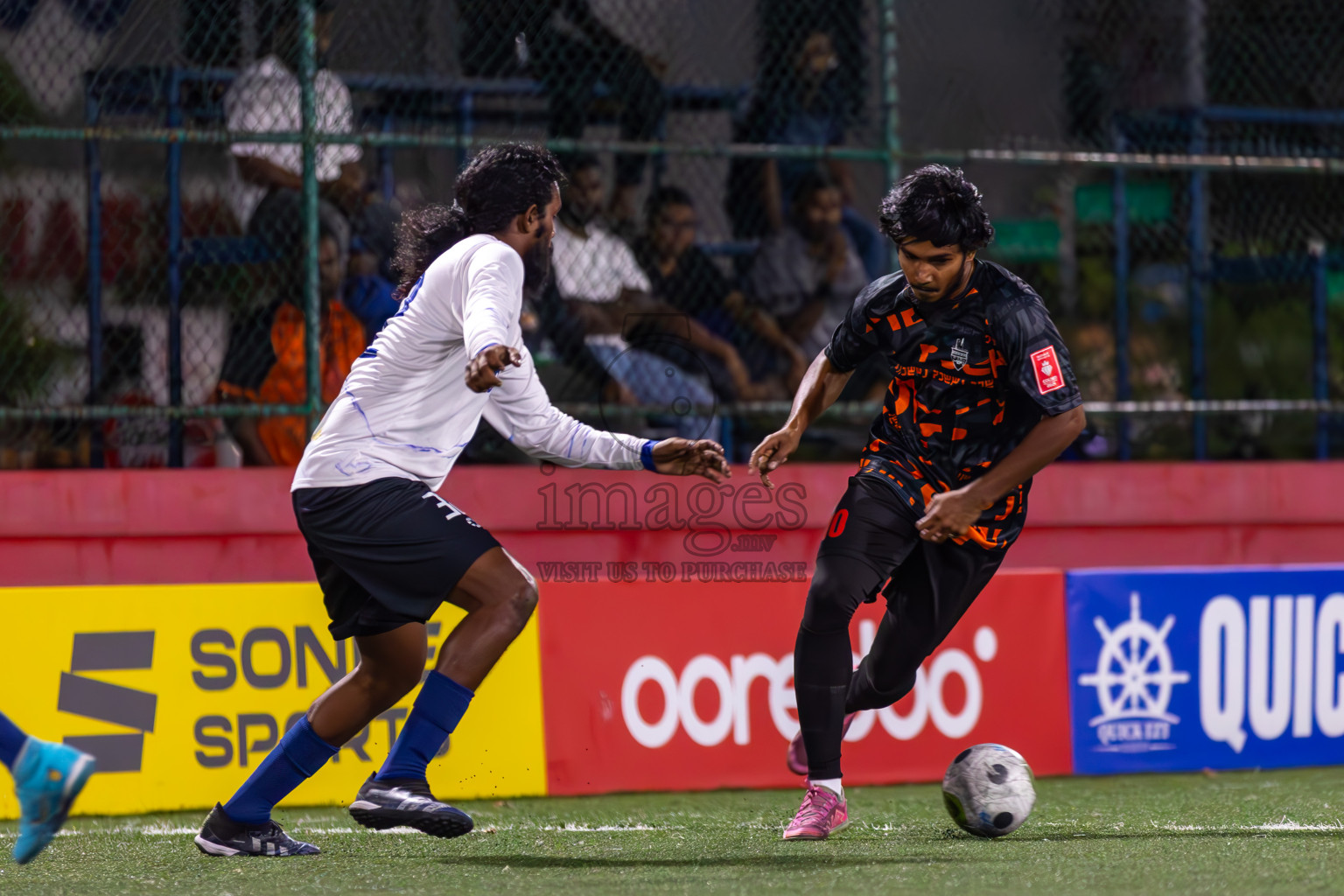 ADh Hangnaameedhoo vs ADh Omadhoo in Day 12 of Golden Futsal Challenge 2024 was held on Friday, 26th January 2024, in Hulhumale', Maldives
Photos: Ismail Thoriq / images.mv