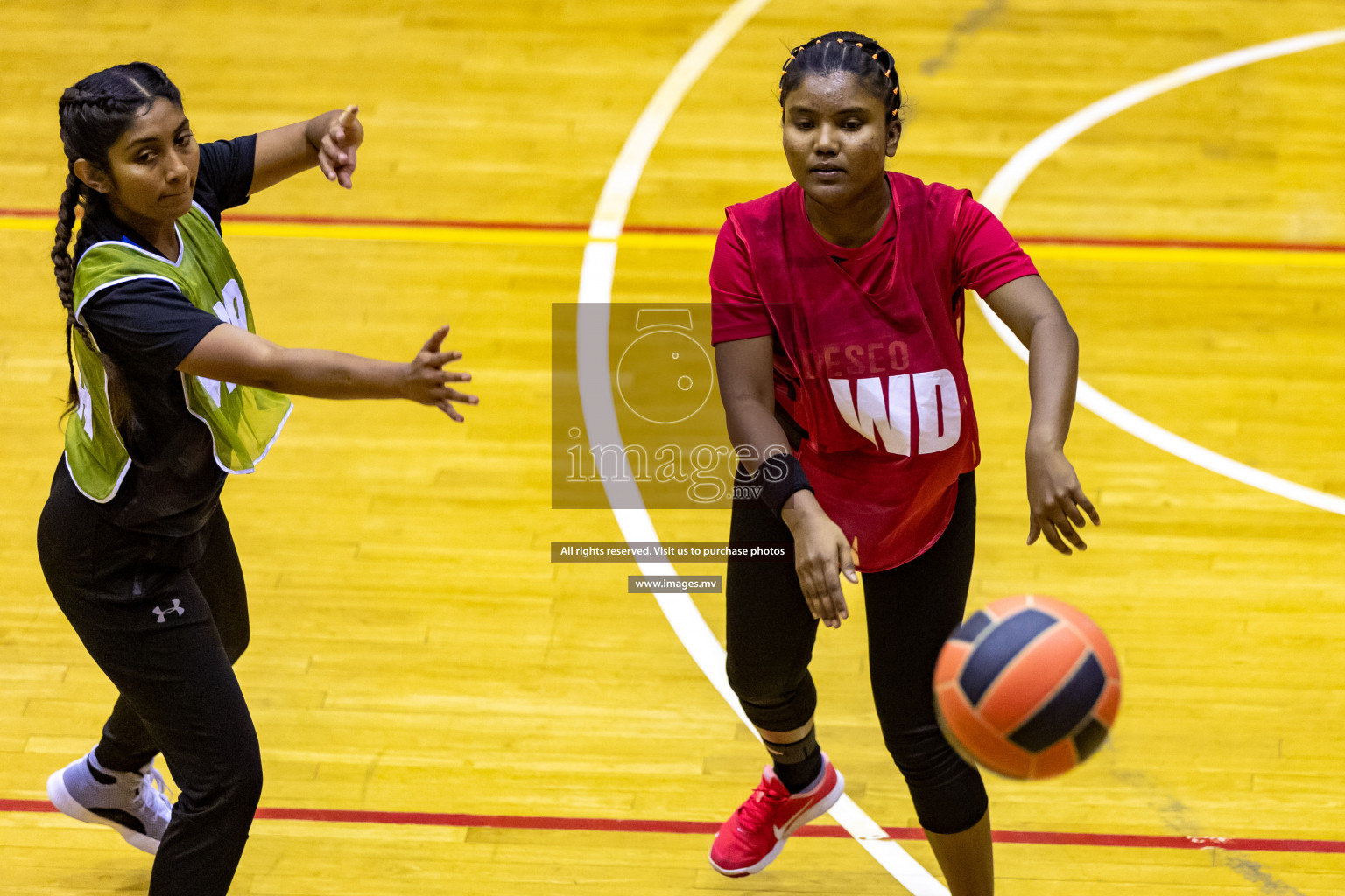 Lorenzo Sports Club vs Youth United Sports Club in the Milo National Netball Tournament 2022 on 20 July 2022, held in Social Center, Male', Maldives. Photographer: Hassan Simah / Images.mv