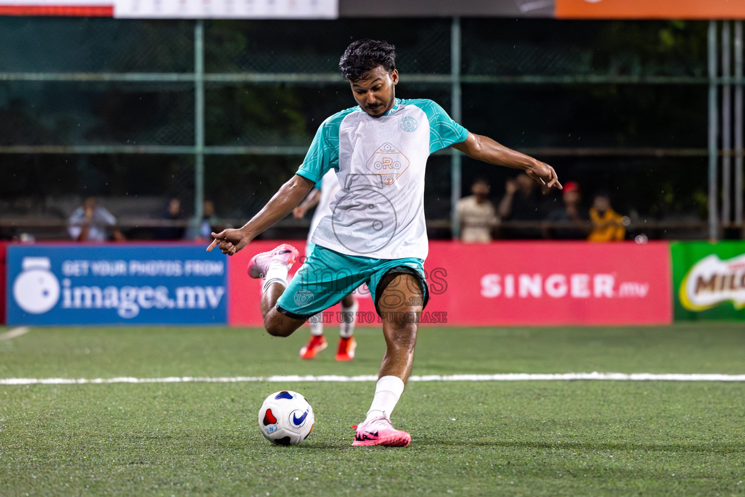 CLUB SDFC vs AGRI RC in Club Maldives Classic 2024 held in Rehendi Futsal Ground, Hulhumale', Maldives on Tuesday, 3rd September 2024. 
Photos: Mohamed Mahfooz Moosa / images.mv