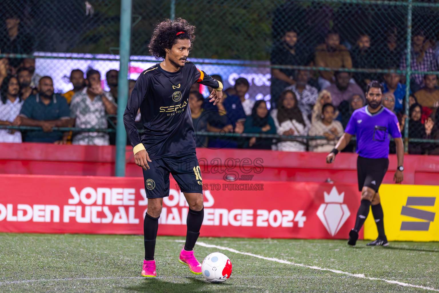 ADh Maamigili vs ADh Mandhoo in Day 16 of Golden Futsal Challenge 2024 was held on Tuesday, 30th January 2024, in Hulhumale', Maldives
Photos: Ismail Thoriq / images.mv