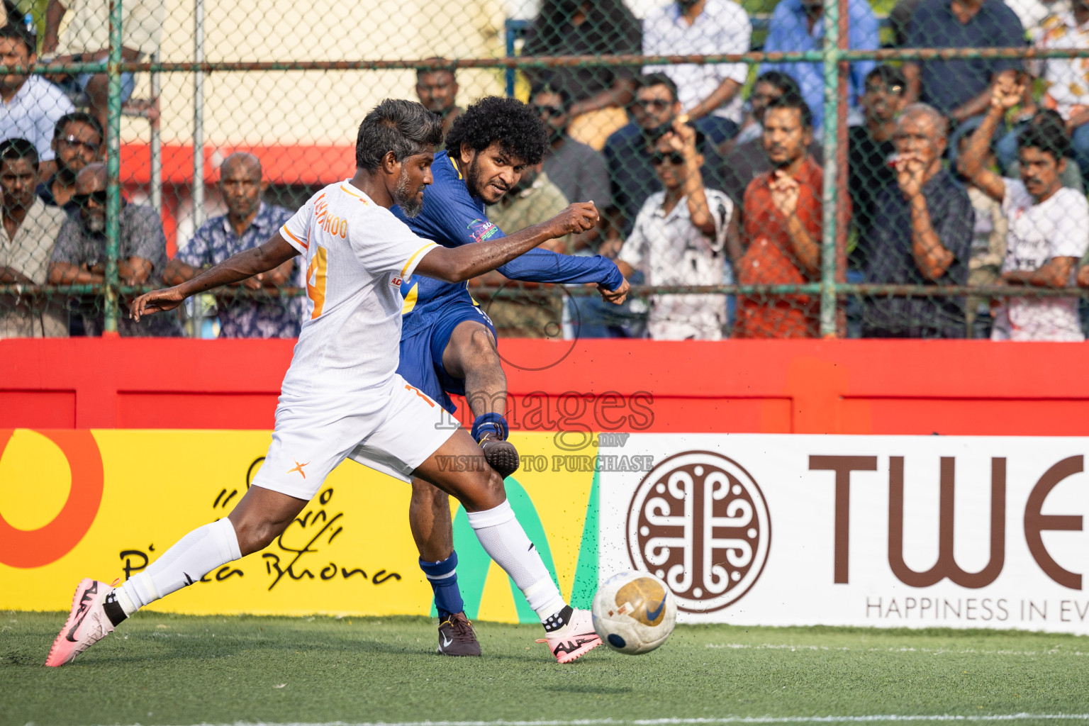 B Eydhafushi vs B Thulhaadhoo in Day 13 of Golden Futsal Challenge 2025 was held on Friday, 17th January 2025, in Hulhumale', Maldives 
Photos: Hassan Simah / images.mv