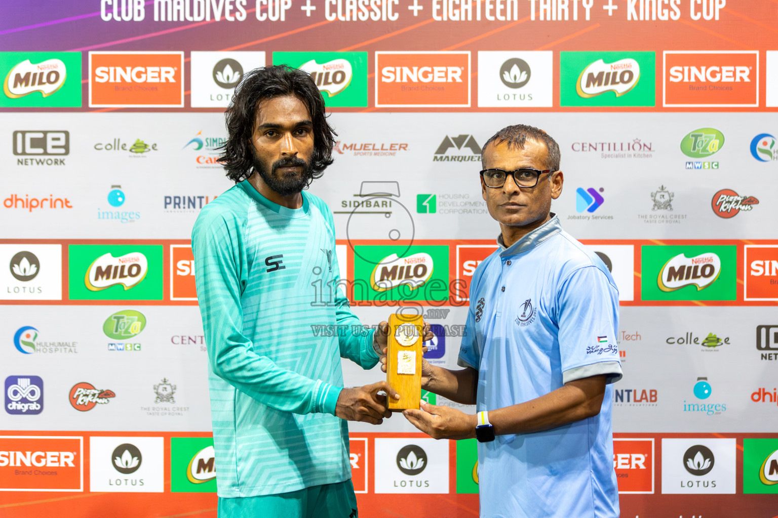 YOUTH RC vs CLUB BINARA in Club Maldives Classic 2024 held in Rehendi Futsal Ground, Hulhumale', Maldives on Tuesday, 10th September 2024. 
Photos: Mohamed Mahfooz Moosa / images.mv