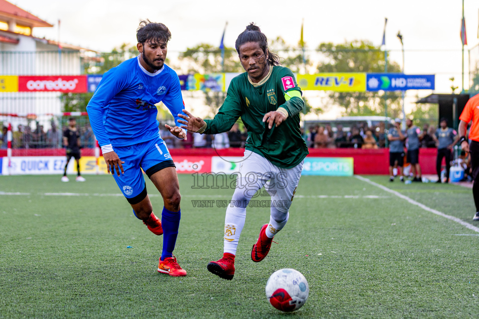 Th.Veymandoo vs Th.Thimarafushi in Day 6 of Golden Futsal Challenge 2024 was held on Saturday, 20th January 2024, in Hulhumale', Maldives 
Photos: Hassan Simah / images.mv