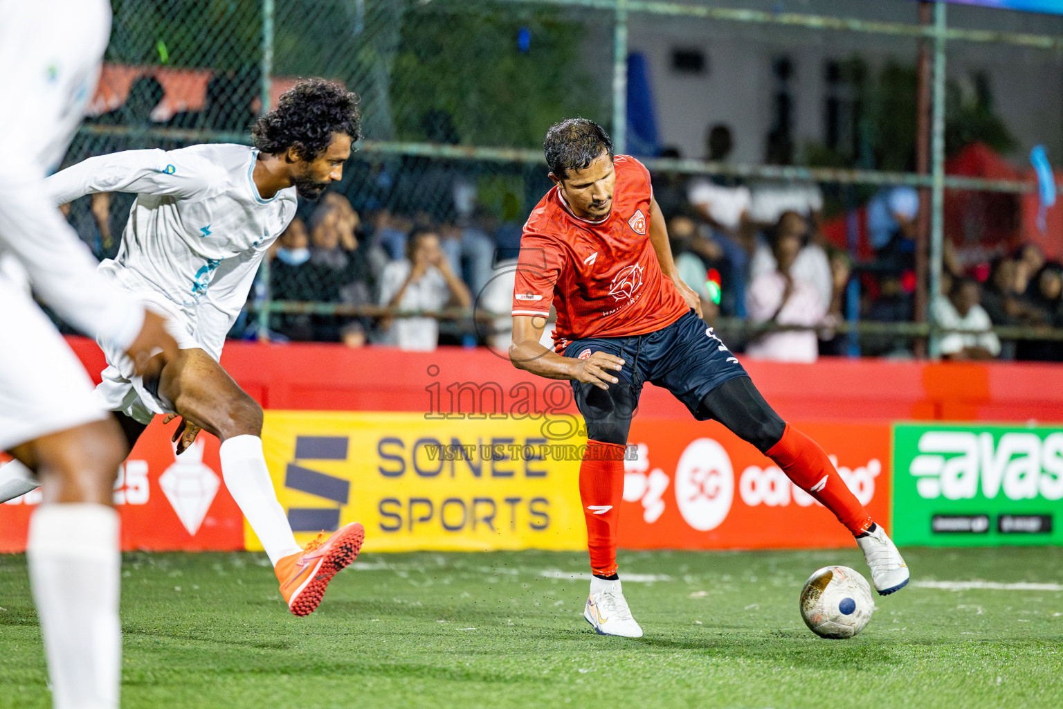 AA. Thoddoo VS ADh. Mahibadhoo in zone round on Day 32 of Golden Futsal Challenge 2025 was held on Wednesday , 5th February 2025, in Hulhumale', Maldives. 
Photos: Hassan Simah / images.mv