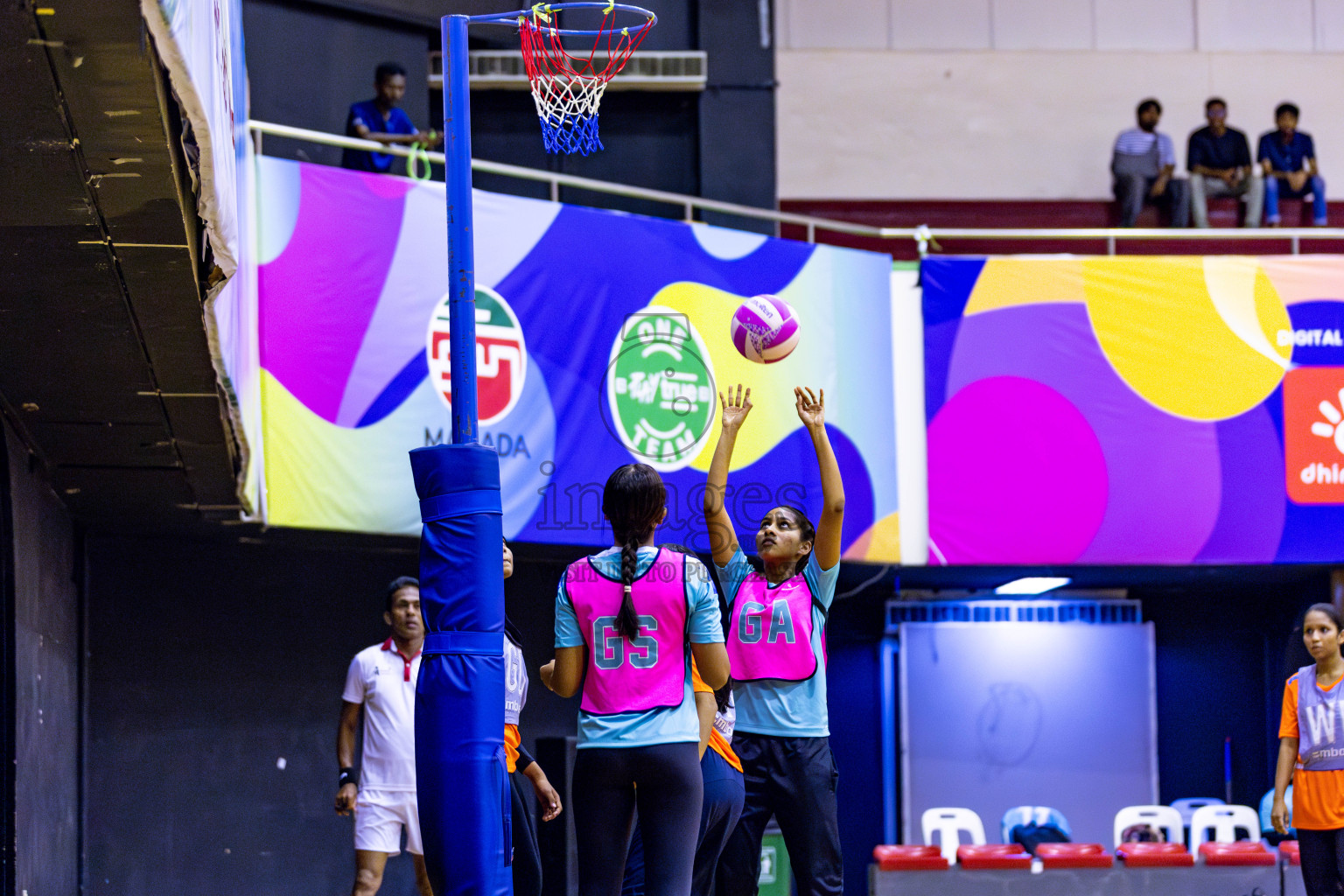 Invicto Sports Club vs MV Netters in Division 2 of National Netball Tournament 2025 held in Ekuveni Netball Court at Male', Maldives on Saturday, 24th May 2025. Photos: Hassan Simah / images.mv