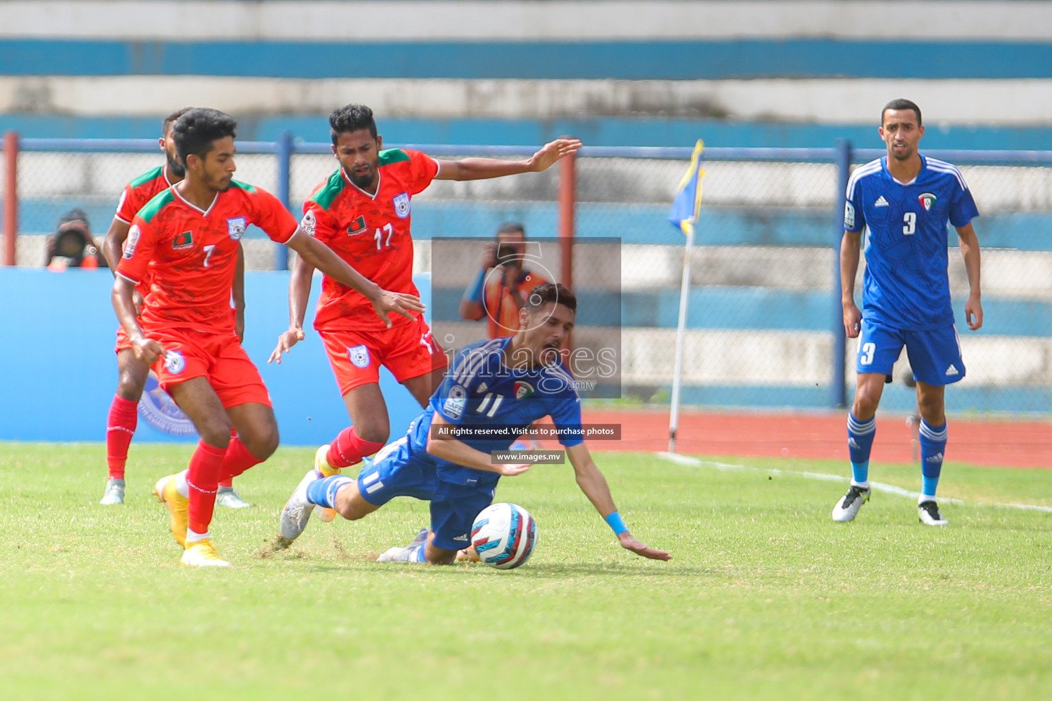 Kuwait vs Bangladesh in the Semi-final of SAFF Championship 2023 held in Sree Kanteerava Stadium, Bengaluru, India, on Saturday, 1st July 2023. Photos: Nausham Waheed, Hassan Simah / images.mv